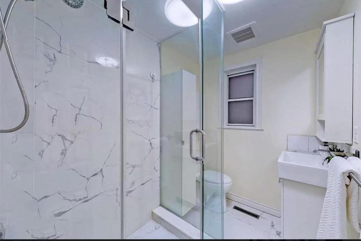 Cozy 3 Room Bungalow In Midtown Τορόντο Εξωτερικό φωτογραφία